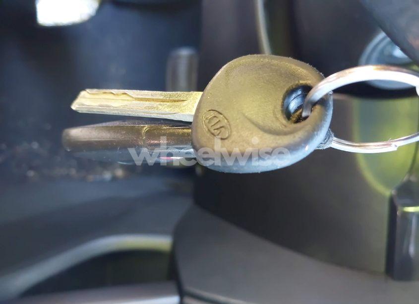 Photo 11 of 2011 Kia Sorento LX (VIN 5XYKT4A14BG127264)