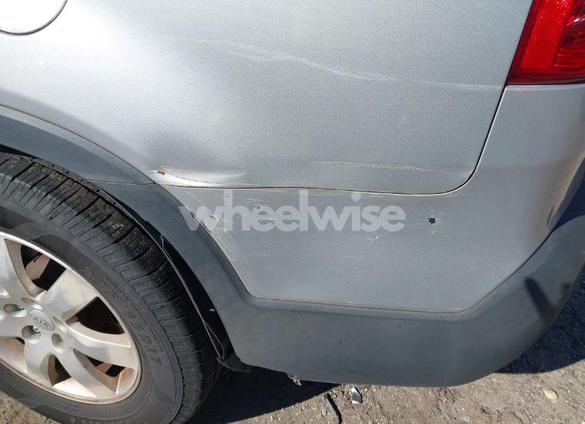 Photo 12 of 2011 Kia Sorento LX (VIN 5XYKT4A14BG127264)