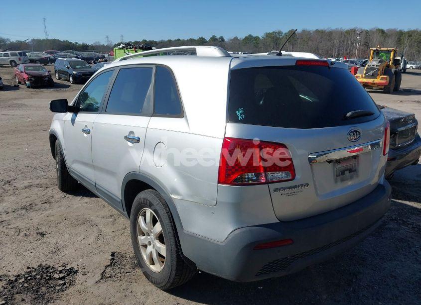 Photo 3 of 2011 Kia Sorento LX (VIN 5XYKT4A14BG127264)