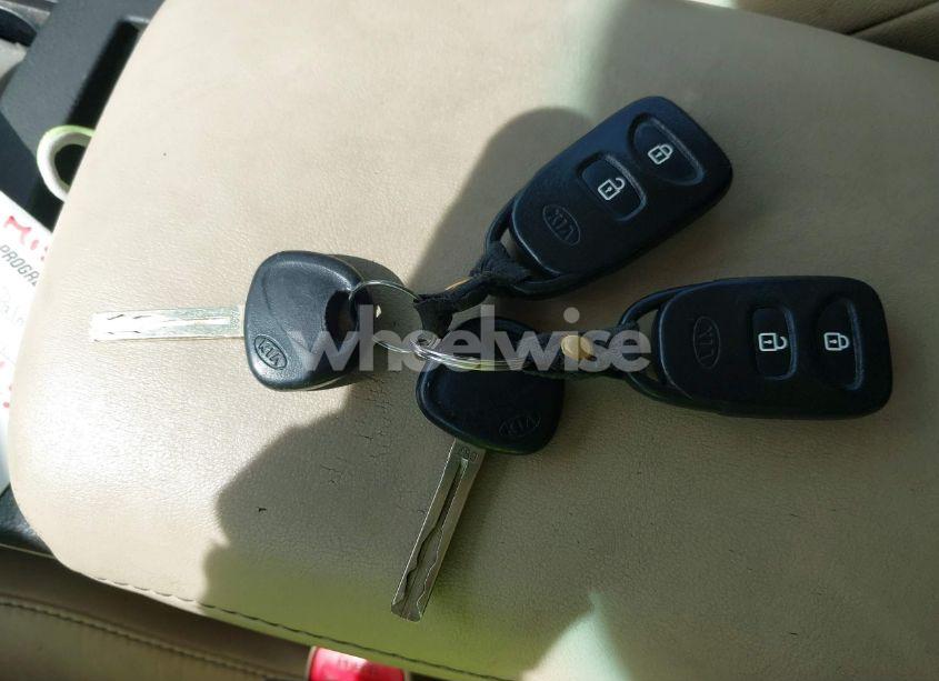 Photo 11 of 2011 Kia Sorento LX (VIN 5XYKT4A14BG138426)