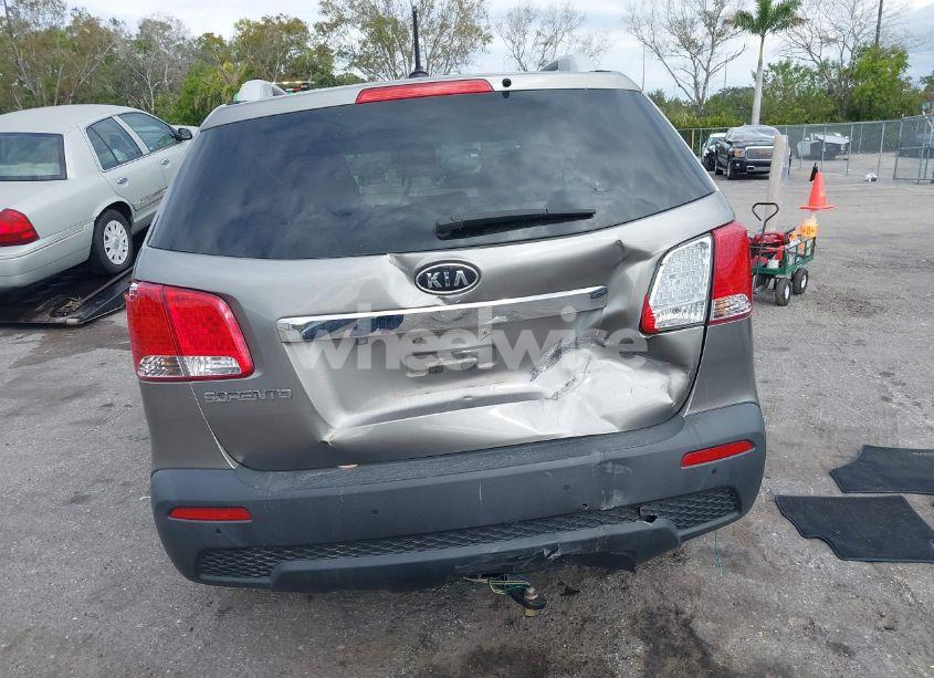 Photo 16 of 2011 Kia Sorento LX (VIN 5XYKT4A14BG138426)