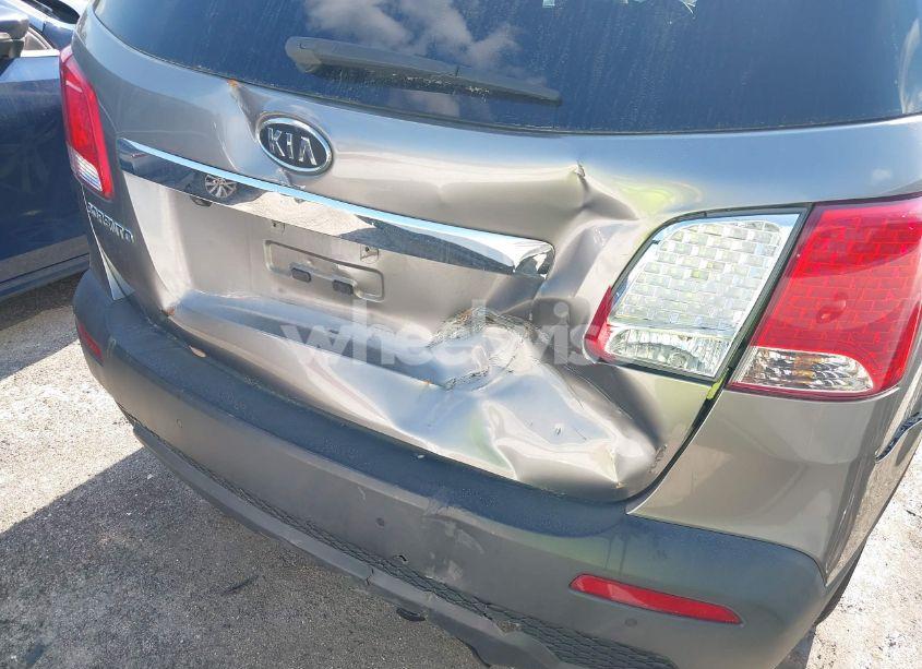 Photo 17 of 2011 Kia Sorento LX (VIN 5XYKT4A14BG138426)