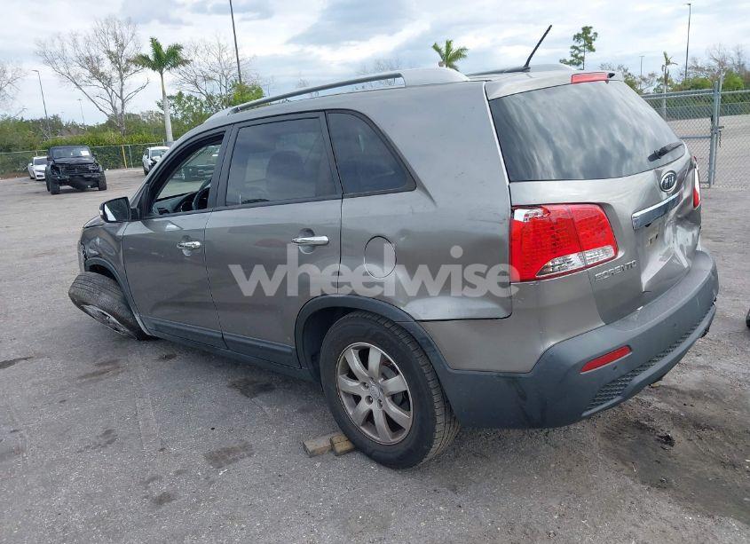 Photo 3 of 2011 Kia Sorento LX (VIN 5XYKT4A14BG138426)