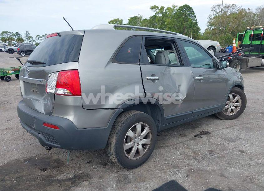 Photo 4 of 2011 Kia Sorento LX (VIN 5XYKT4A14BG138426)