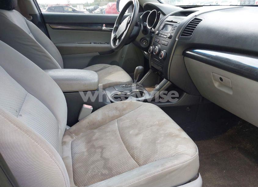 Photo 5 of 2011 Kia Sorento LX (VIN 5XYKT4A15BG117021)