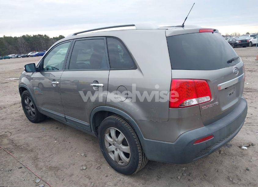 Photo 3 of 2011 Kia Sorento LX (VIN 5XYKT4A15BG117388)