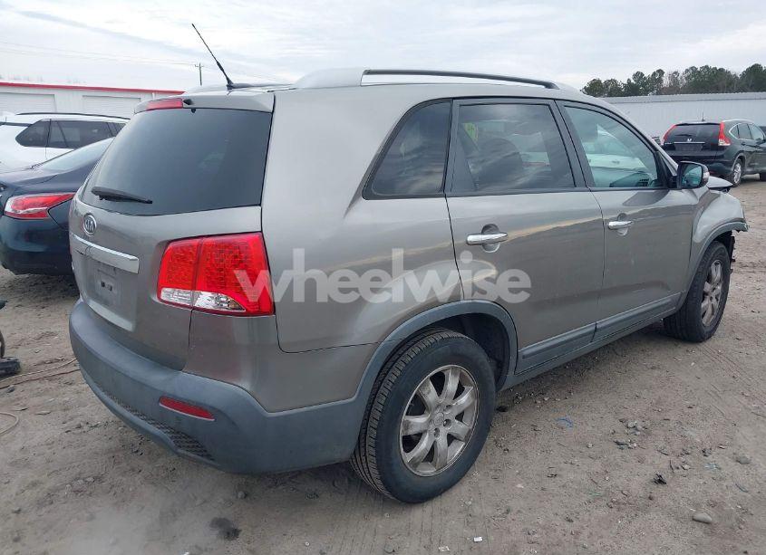 Photo 4 of 2011 Kia Sorento LX (VIN 5XYKT4A15BG117388)