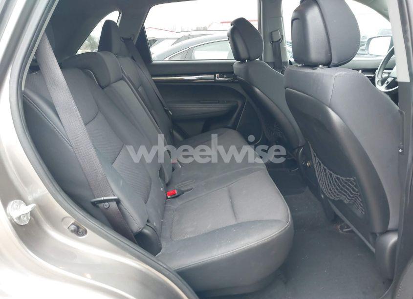 Photo 8 of 2011 Kia Sorento LX (VIN 5XYKT4A15BG117388)