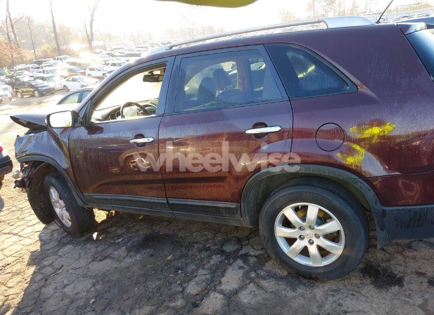 Photo 14 of 2011 Kia Sorento LX (VIN 5XYKT4A15BG162573)