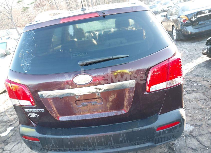Photo 16 of 2011 Kia Sorento LX (VIN 5XYKT4A15BG162573)