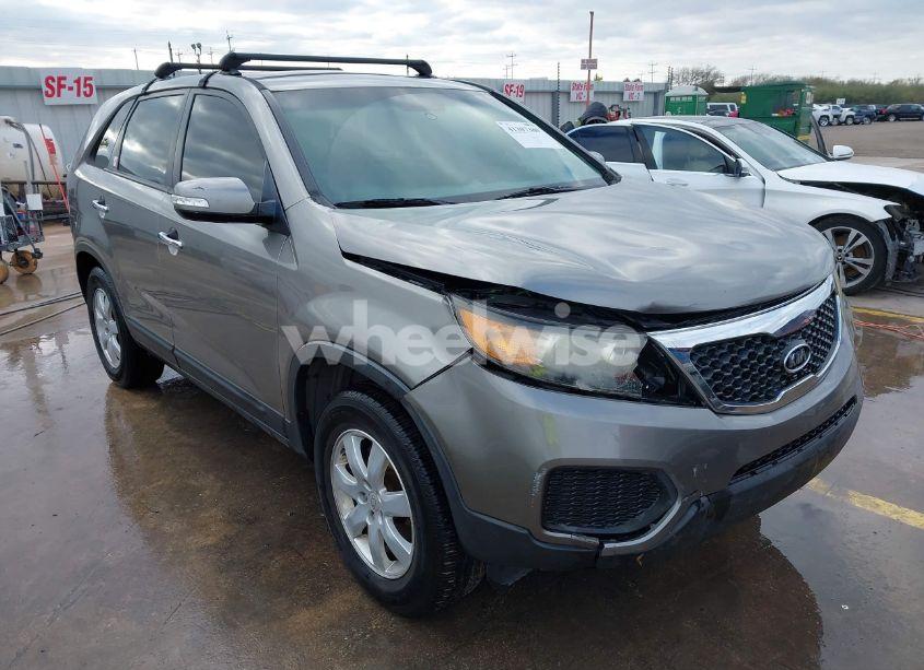 2012 Kia Sorento LX (VIN 5XYKT4A15CG203897) main photo
