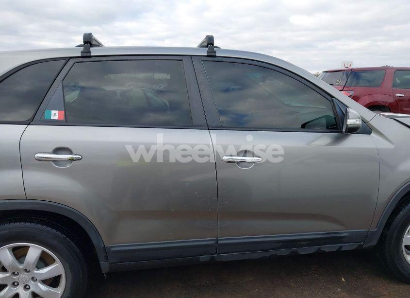 Photo 13 of 2012 Kia Sorento LX (VIN 5XYKT4A15CG203897)