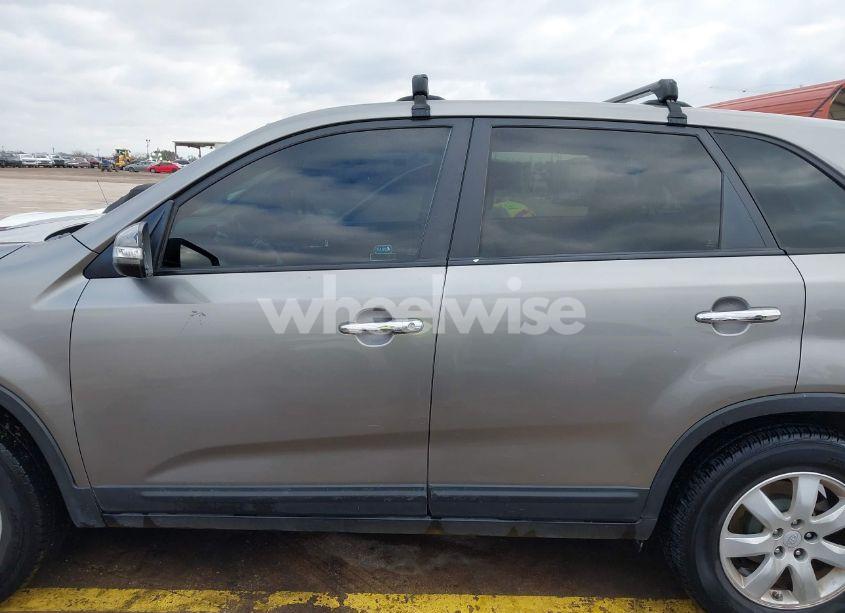 Photo 14 of 2012 Kia Sorento LX (VIN 5XYKT4A15CG203897)