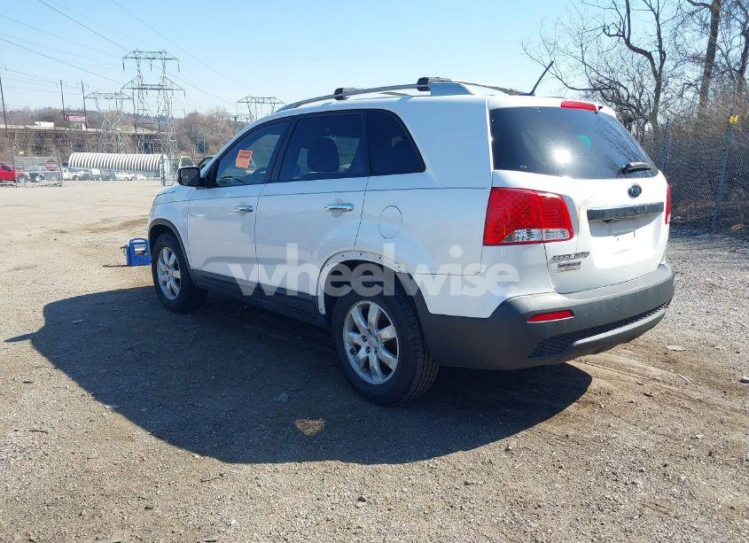 Photo 3 of 2011 Kia Sorento LX (VIN 5XYKT4A16BG124978)