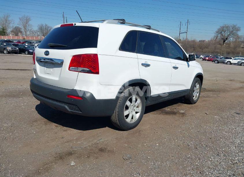 Photo 4 of 2011 Kia Sorento LX (VIN 5XYKT4A16BG124978)