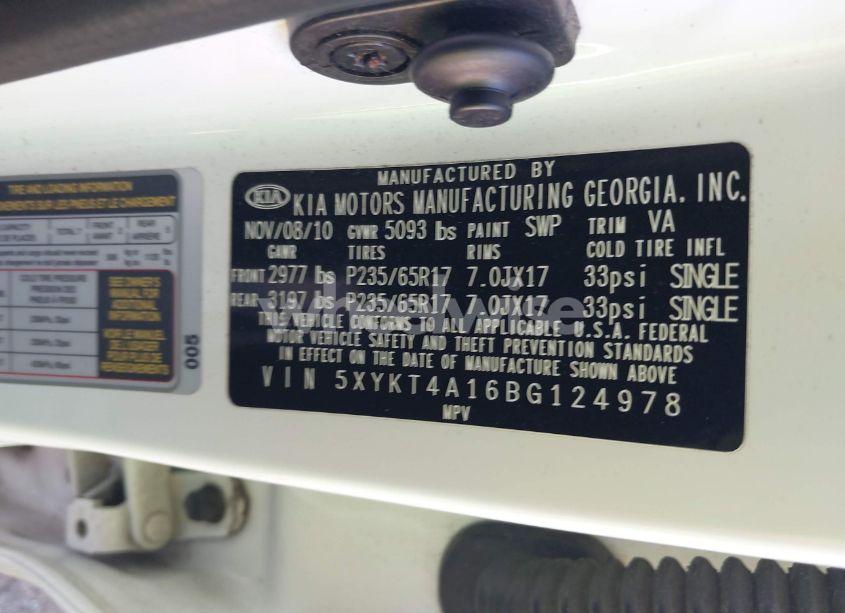 Photo 9 of 2011 Kia Sorento LX (VIN 5XYKT4A16BG124978)