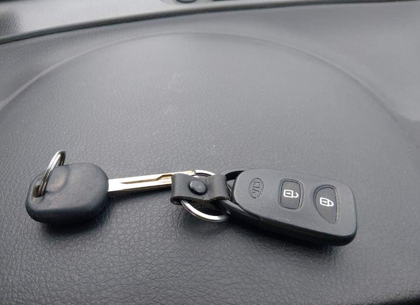 Photo 11 of 2011 Kia Sorento LX (VIN 5XYKT4A16BG154563)