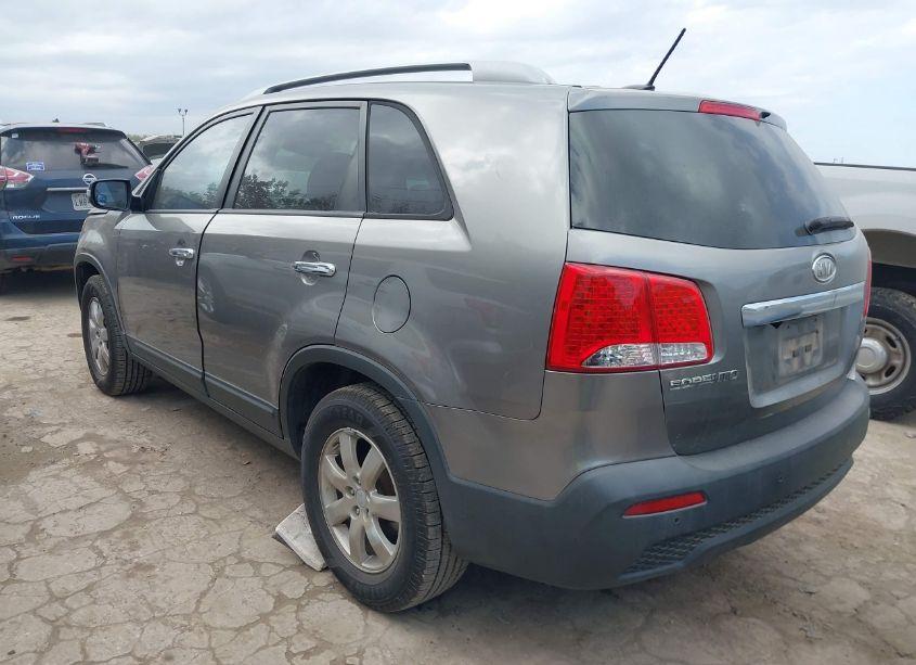 Photo 3 of 2011 Kia Sorento LX (VIN 5XYKT4A16BG154563)