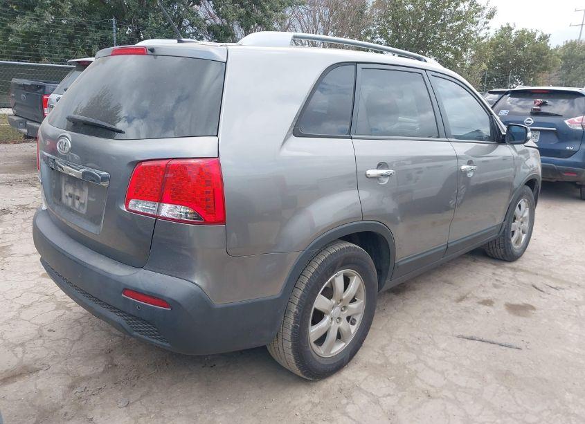 Photo 4 of 2011 Kia Sorento LX (VIN 5XYKT4A16BG154563)