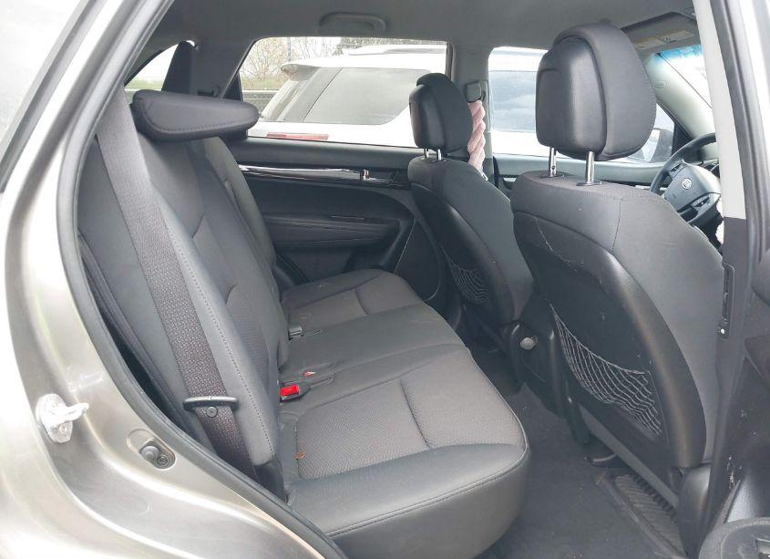 Photo 8 of 2011 Kia Sorento LX (VIN 5XYKT4A16BG154563)