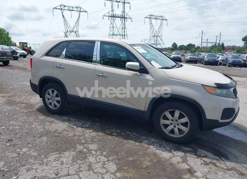 2012 Kia Sorento LX (VIN 5XYKT4A16CG220112) main photo