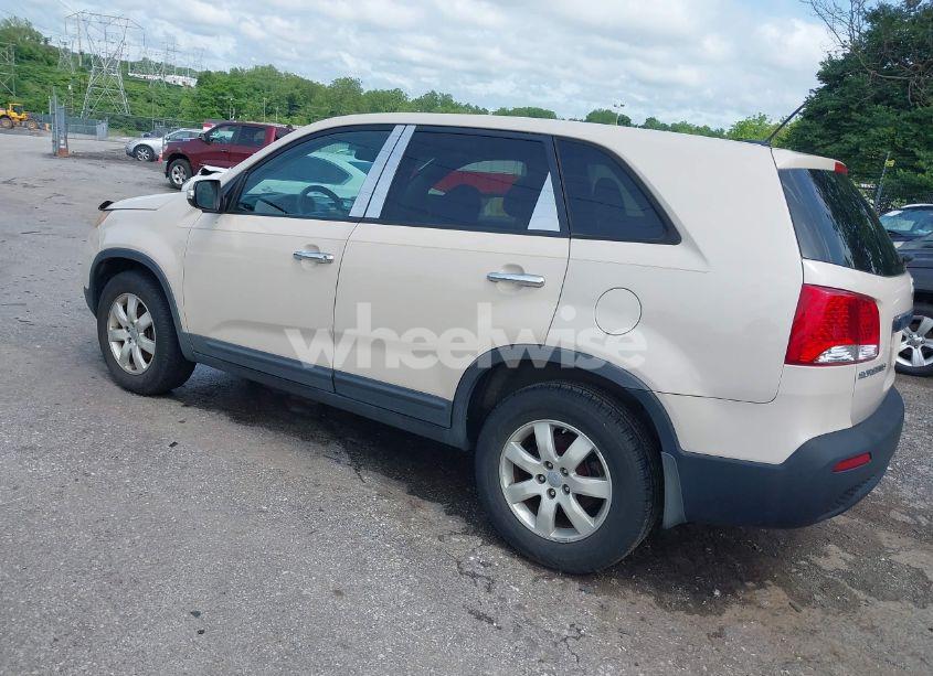 Photo 3 of 2012 Kia Sorento LX (VIN 5XYKT4A16CG220112)
