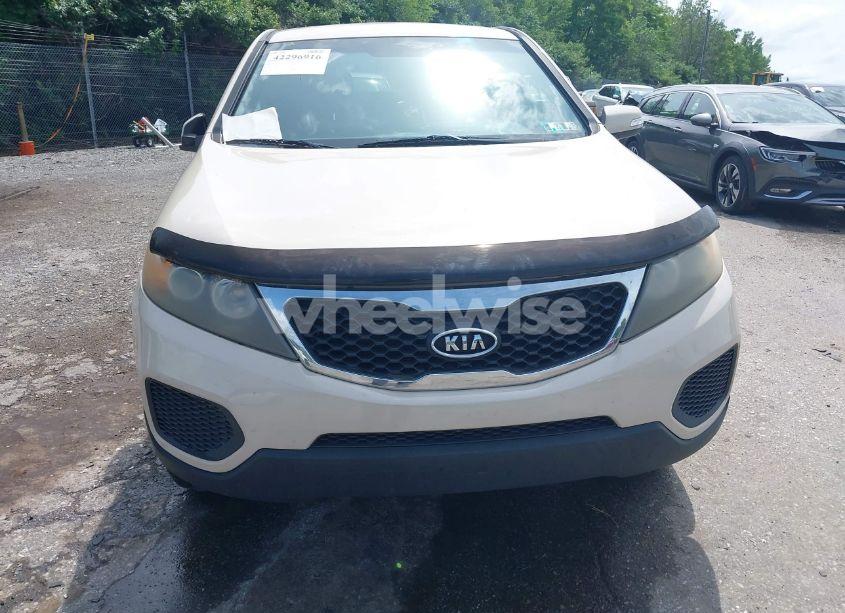 Photo 6 of 2012 Kia Sorento LX (VIN 5XYKT4A16CG220112)