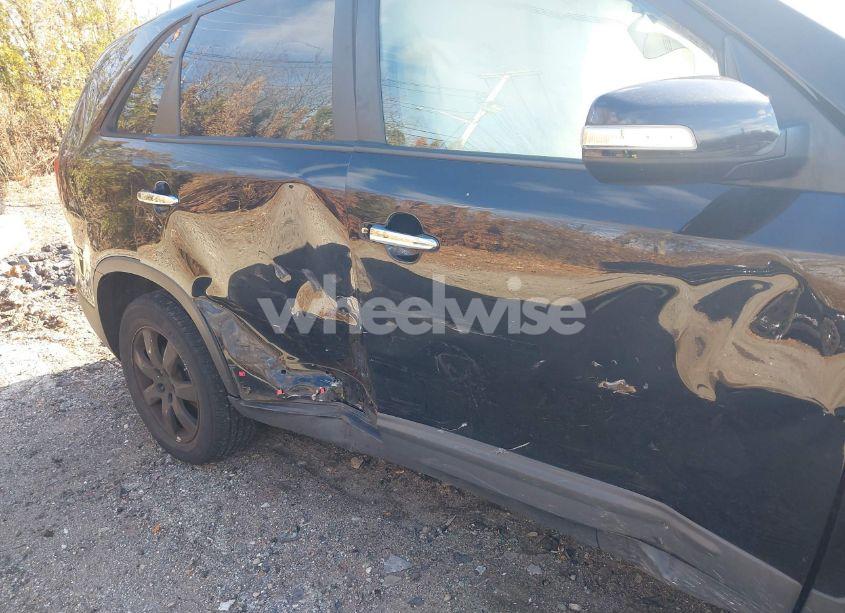 Photo 6 of 2012 Kia Sorento LX (VIN 5XYKT4A16CG256530)