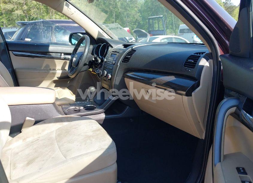 Photo 5 of 2012 Kia Sorento LX (VIN 5XYKT4A16CG259945)