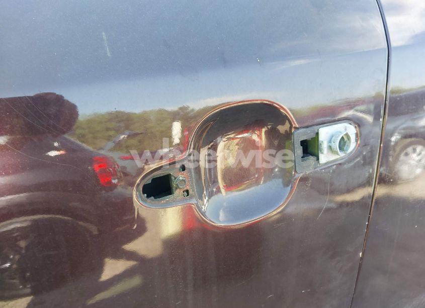 Photo 6 of 2012 Kia Sorento LX (VIN 5XYKT4A16CG259945)