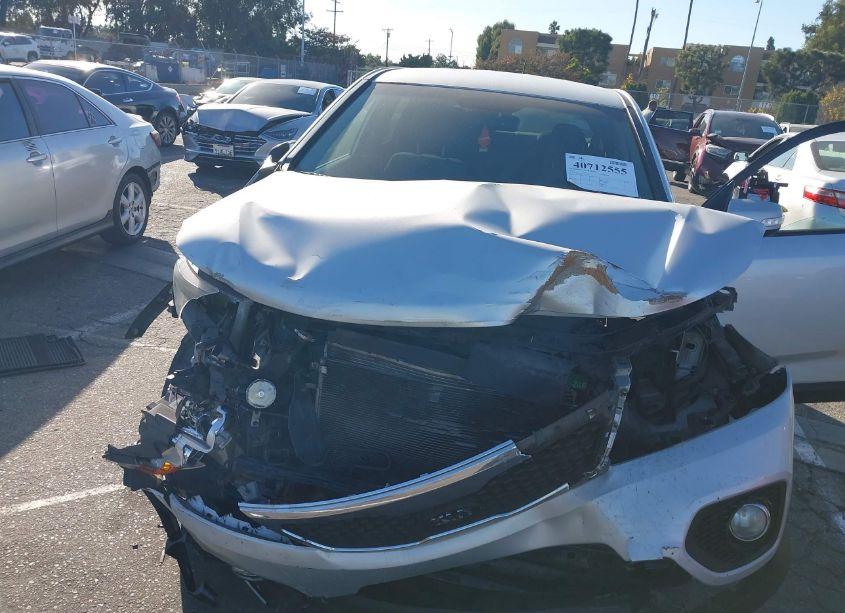 Photo 6 of 2013 Kia Sorento LX (VIN 5XYKT4A16DG396238)