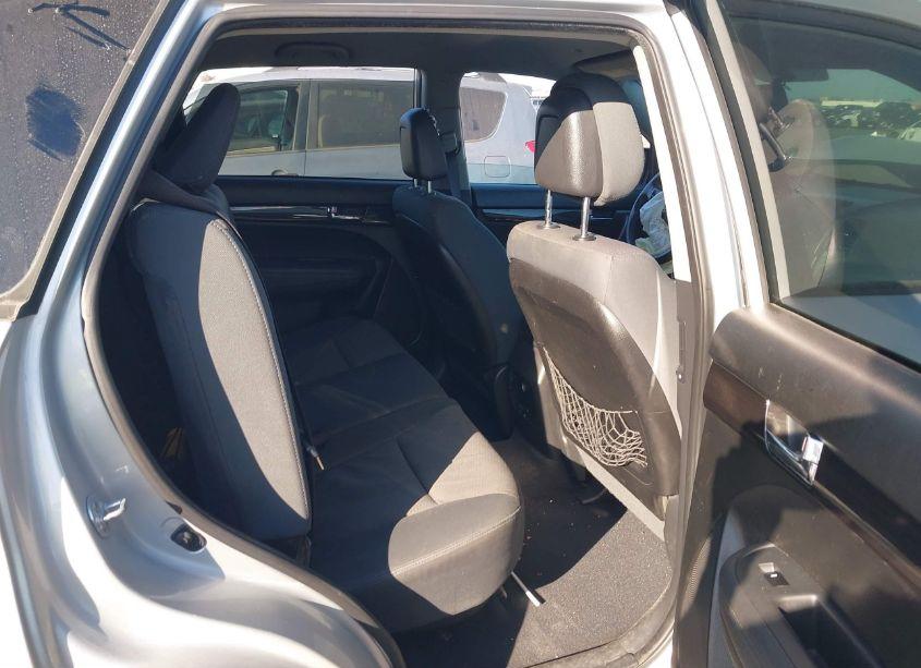 Photo 8 of 2013 Kia Sorento LX (VIN 5XYKT4A16DG396238)