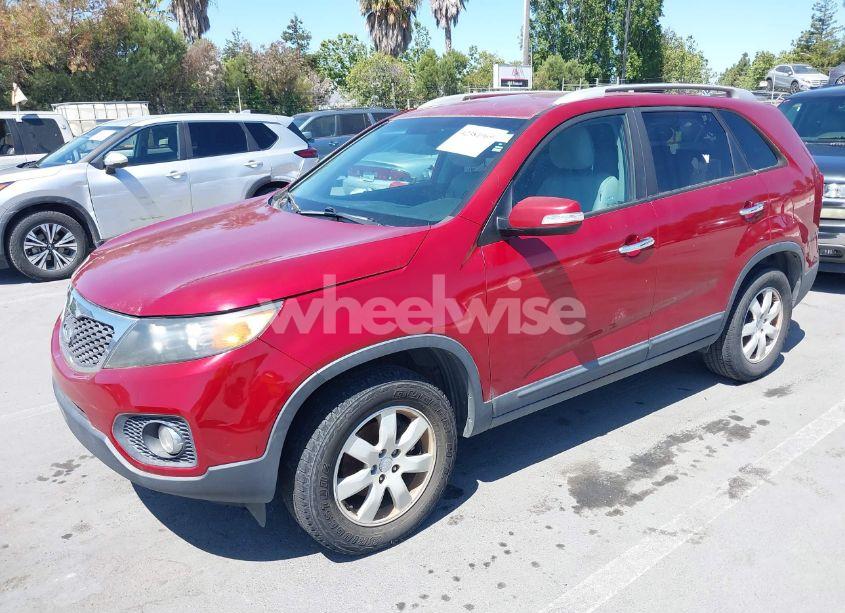 Photo 2 of 2011 Kia Sorento LX (VIN 5XYKT4A17BG055833)