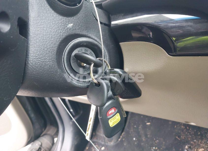 Photo 11 of 2011 Kia Sorento LX (VIN 5XYKT4A17BG135763)