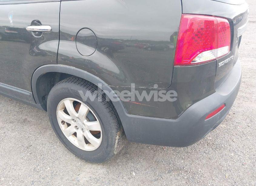 Photo 6 of 2011 Kia Sorento LX (VIN 5XYKT4A17BG135763)