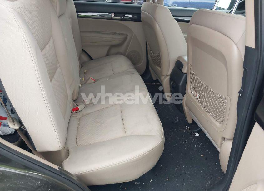 Photo 8 of 2011 Kia Sorento LX (VIN 5XYKT4A17BG135763)
