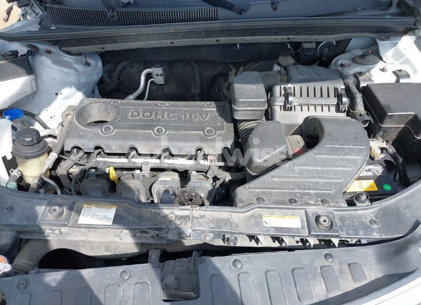 Photo 10 of 2011 Kia Sorento LX (VIN 5XYKT4A17BG165717)