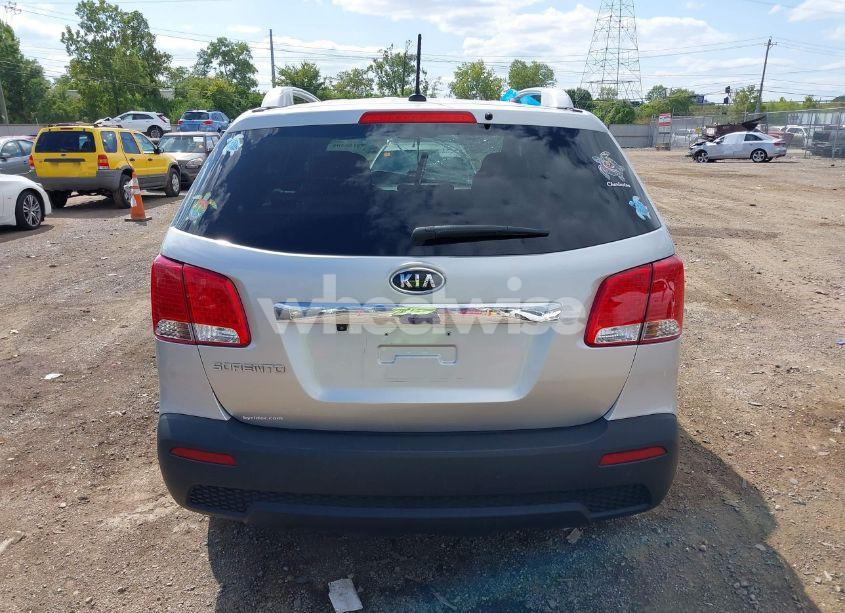 Photo 17 of 2011 Kia Sorento LX (VIN 5XYKT4A17BG165717)