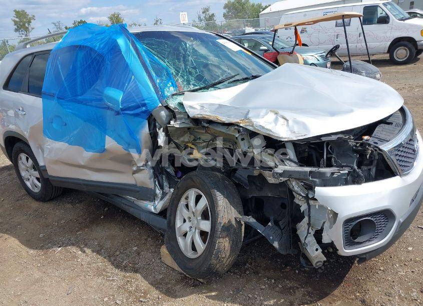 Photo 6 of 2011 Kia Sorento LX (VIN 5XYKT4A17BG165717)