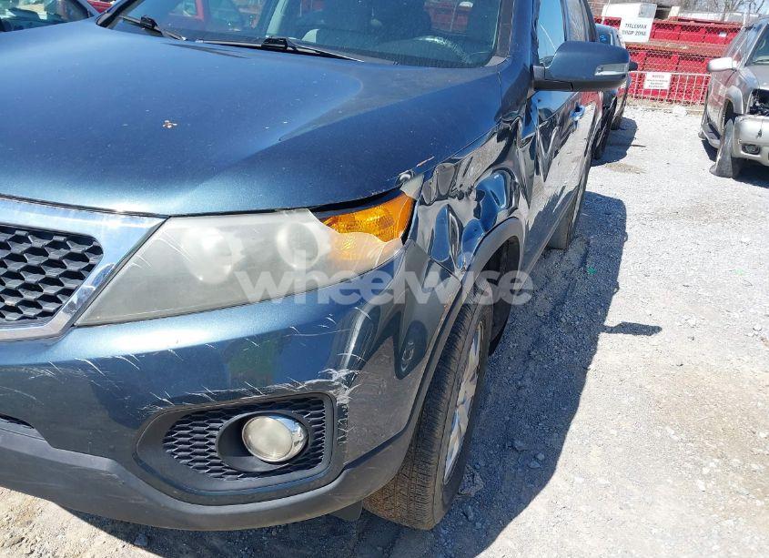 Photo 6 of 2011 Kia Sorento LX (VIN 5XYKT4A18BG005362)