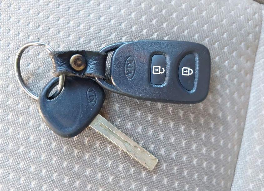 Photo 11 of 2011 Kia Sorento LX (VIN 5XYKT4A18BG015146)