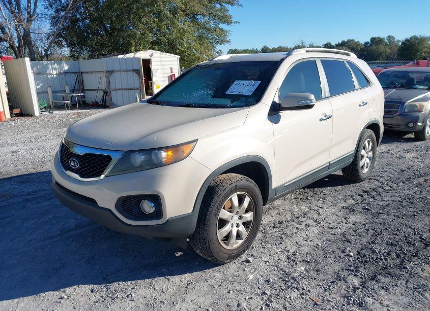 Photo 2 of 2011 Kia Sorento LX (VIN 5XYKT4A18BG015146)