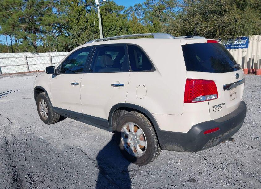 Photo 3 of 2011 Kia Sorento LX (VIN 5XYKT4A18BG015146)
