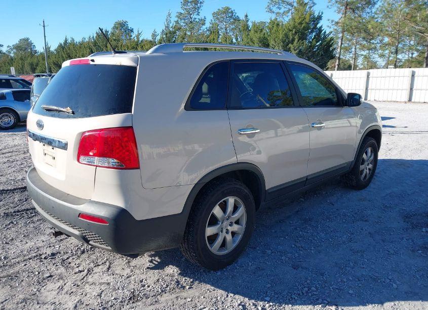 Photo 4 of 2011 Kia Sorento LX (VIN 5XYKT4A18BG015146)