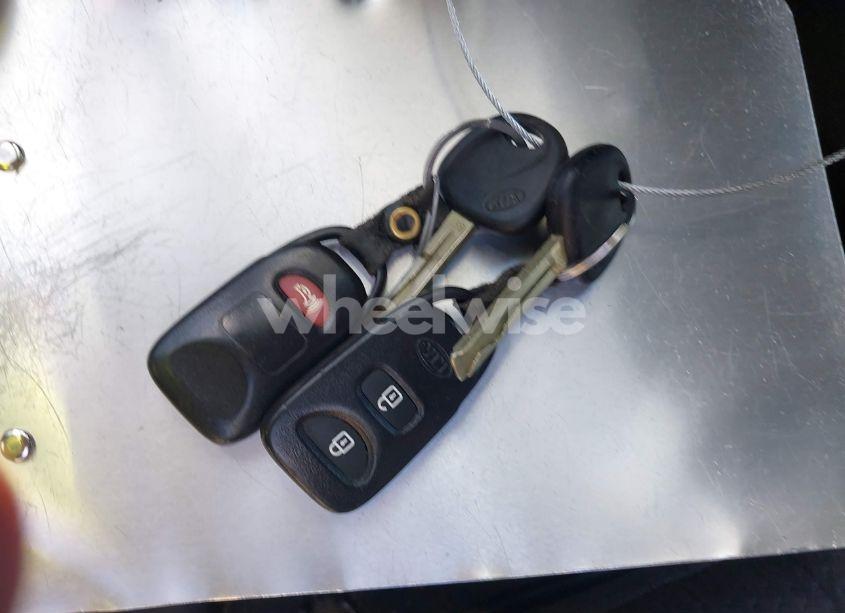 Photo 11 of 2011 Kia Sorento LX (VIN 5XYKT4A18BG173907)
