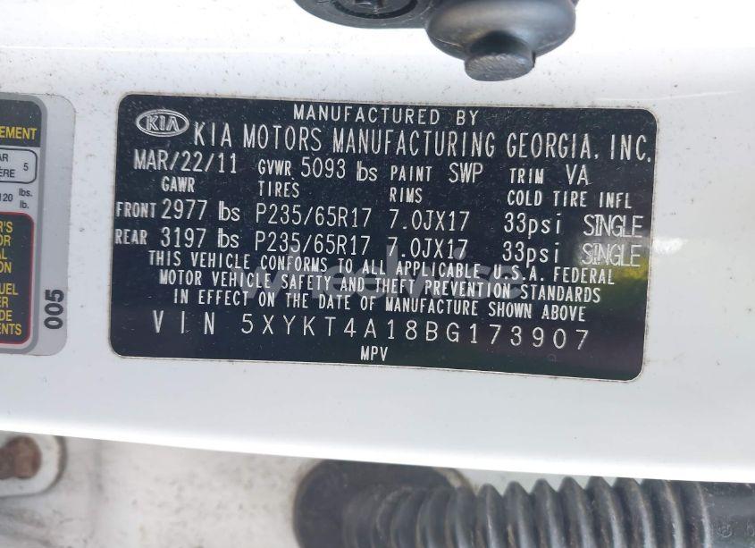 Photo 9 of 2011 Kia Sorento LX (VIN 5XYKT4A18BG173907)