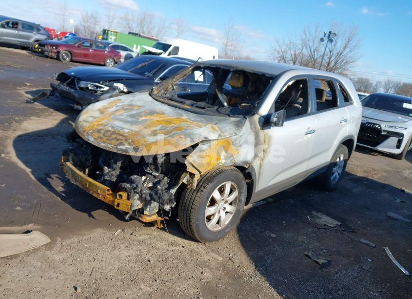 Photo 2 of 2012 Kia Sorento LX (VIN 5XYKT4A19CG216295)