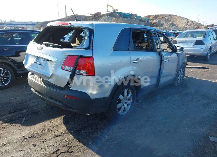 Photo 4 of 2012 Kia Sorento LX (VIN 5XYKT4A19CG216295)