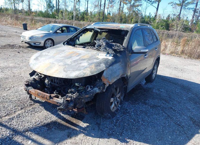 Photo 2 of 2011 Kia Sorento LX (VIN 5XYKT4A1XBG005315)