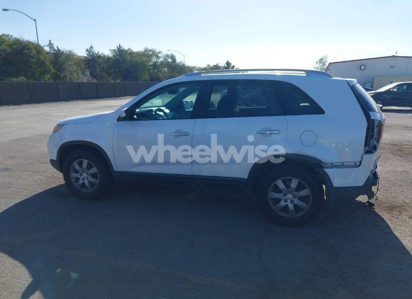 Photo 15 of 2011 Kia Sorento LX (VIN 5XYKT4A1XBG026326)